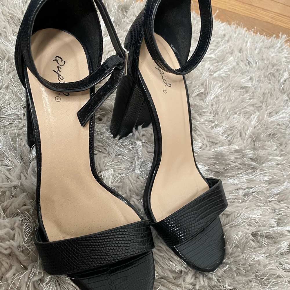 Laura’s Boutique Heels SIZE 7